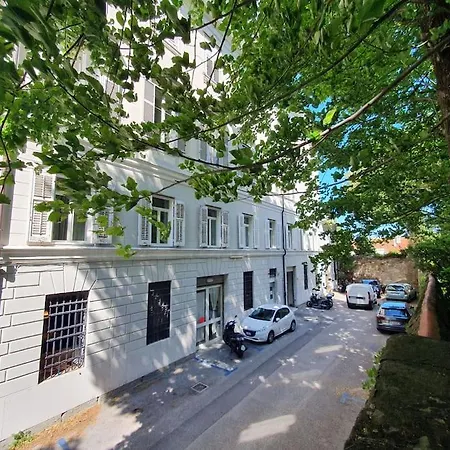 Διαμέρισμα L'arco Living 1 *